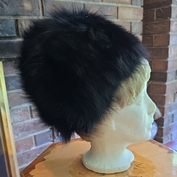 Vintage Accessories - Vintage Black Mink Fur Hat / Toque, Quilted / Lined​​